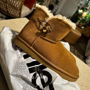 UGG mini Bailey boots